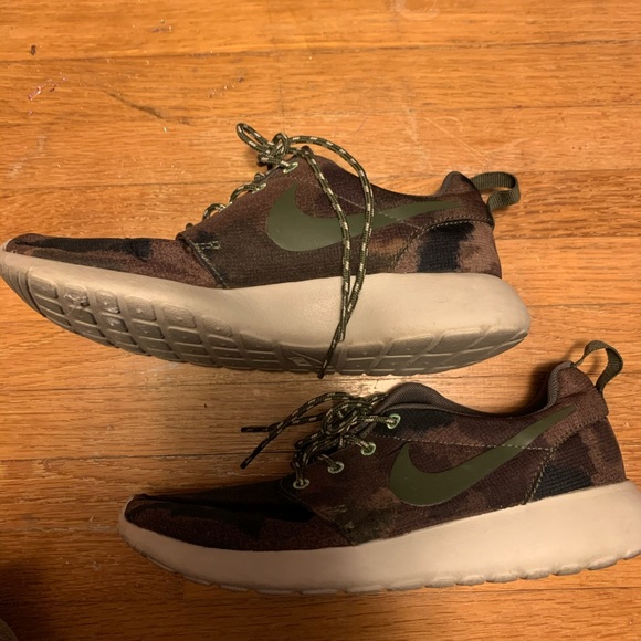 Nike woman’s shoes - Picture 2 of 3